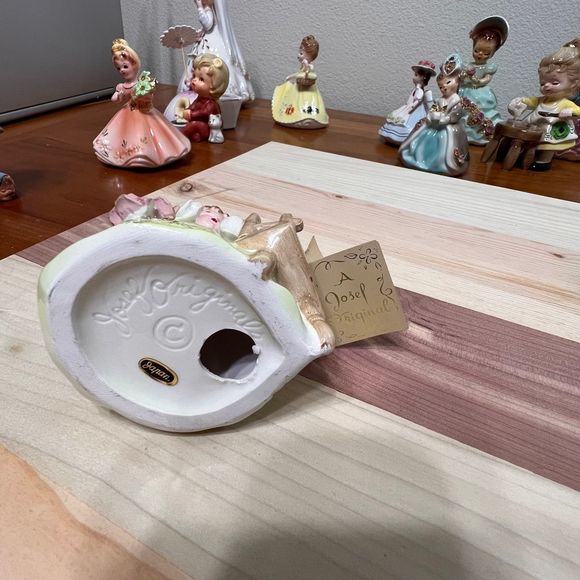 Josef Originals Rare COLONIAL DAYS SERIES, Girl in Green Spinning Wheel Figurine - Picture 4 of 10